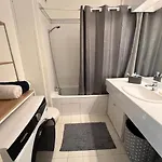 T2, 4 Pers Max, Terrasse Avec Vue Et Parking Privé, Proche Centre Et *