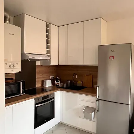 T2, 4 Pers Max, Terrasse Avec Vue Et Parking Prive, Proche Centre Et Lejlighed *