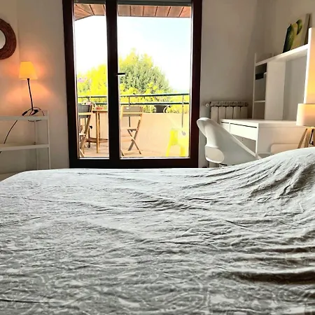 Lejlighed T2, 4 Pers Max, Terrasse Avec Vue Et Parking Prive, Proche Centre Et Hyères