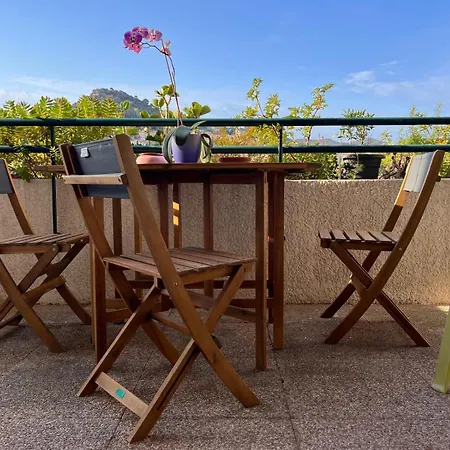 T2, 4 Pers Max, Terrasse Avec Vue Et Parking Prive, Proche Centre Et * Hyères
