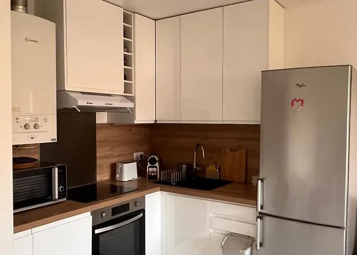 T2, 4 Pers Max, Terrasse Avec Vue Et Parking Prive, Proche Centre Et Lejlighed *