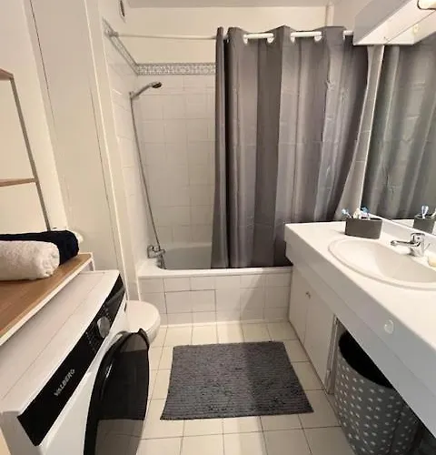 T2, 4 Pers Max, Terrasse Avec Vue Et Parking Prive, Proche Centre Et *